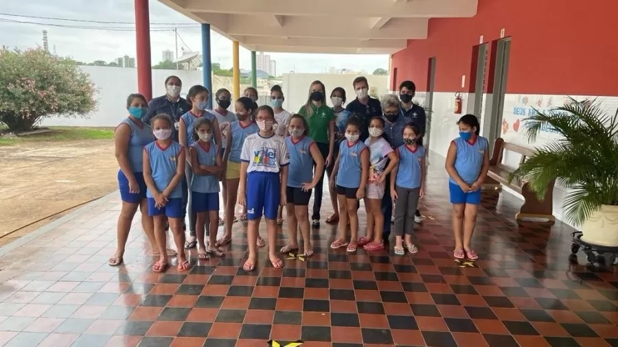 crianças beneficiadas com energia solar.png.jpg